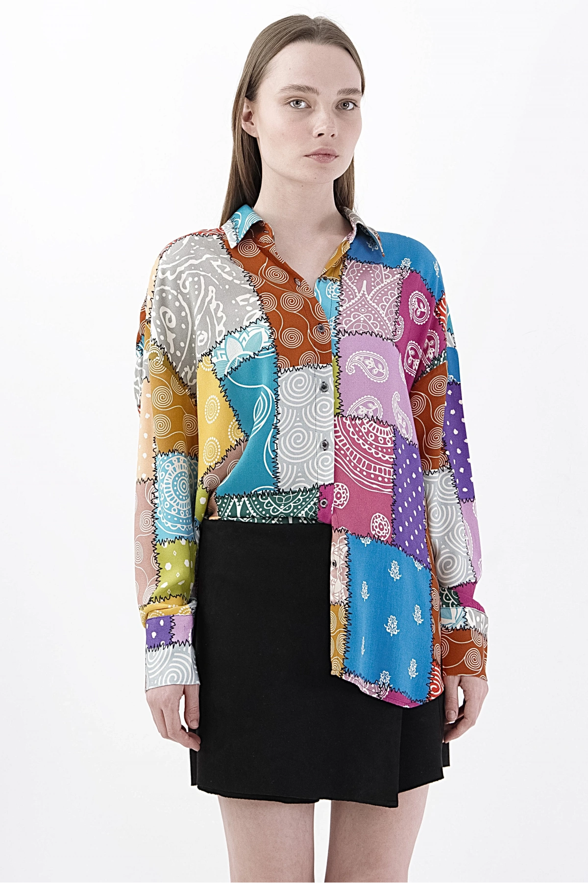 Kadın Renkli Desenli Viskon Gömlek Şık