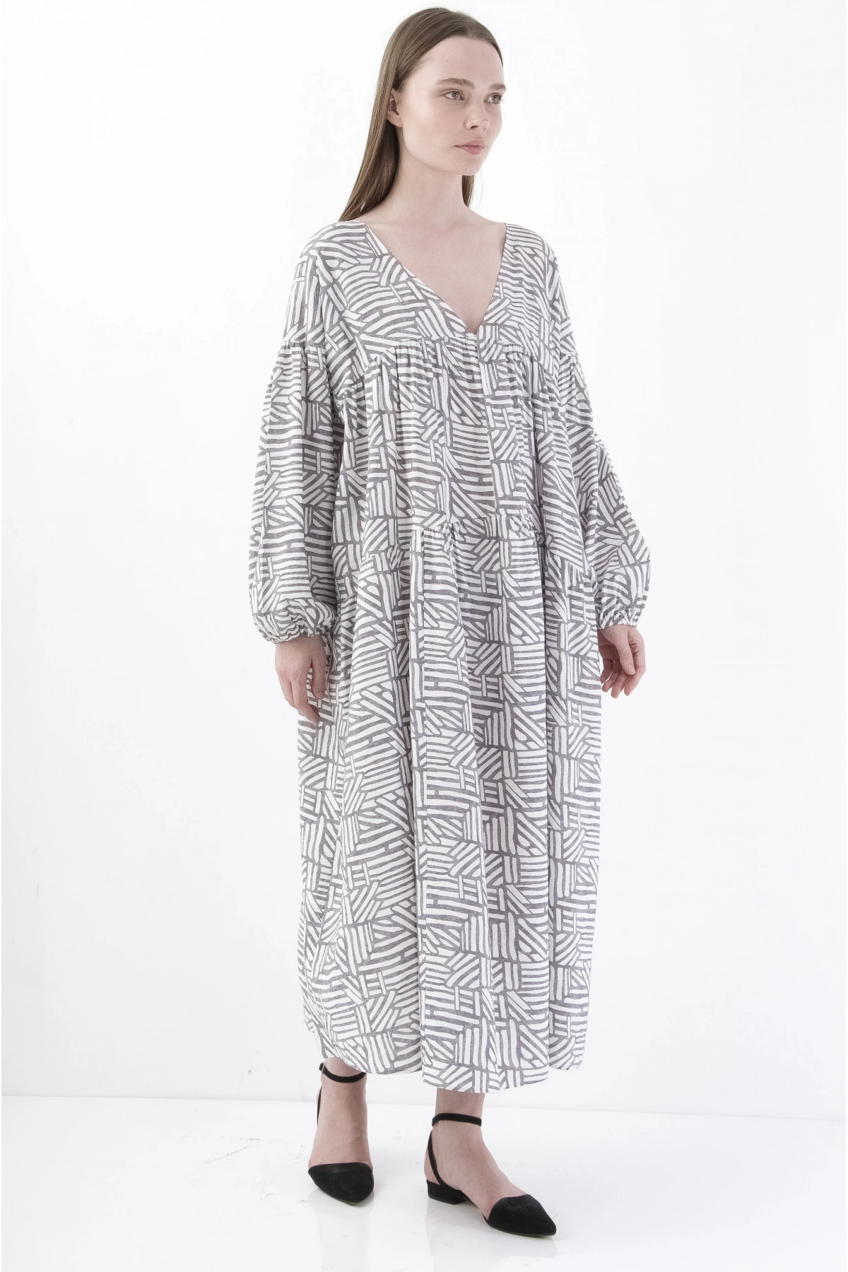 Salaş Bol Dökümlü Beyaz-Gri Midi Elbise