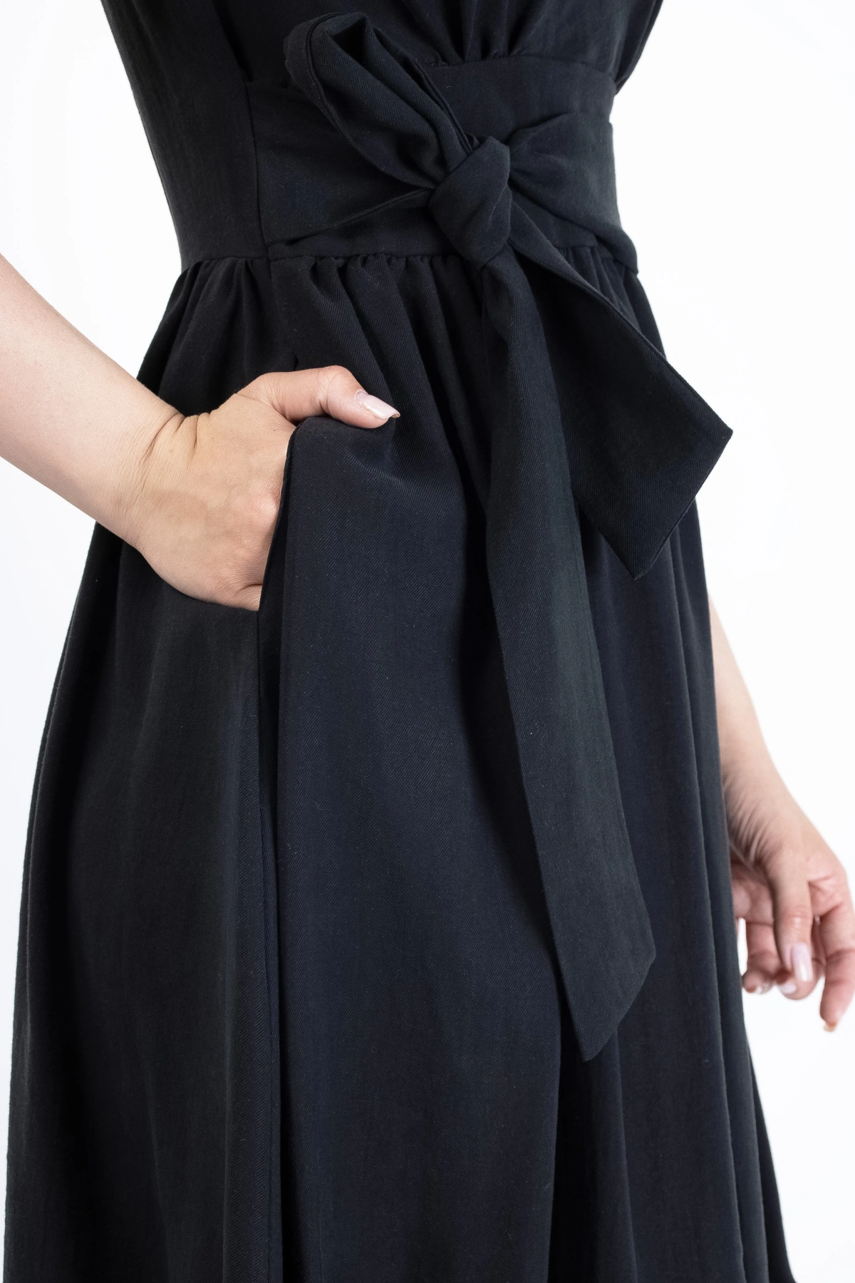 Siyah Kemerli Kruvaze Kadın Midi Elbise