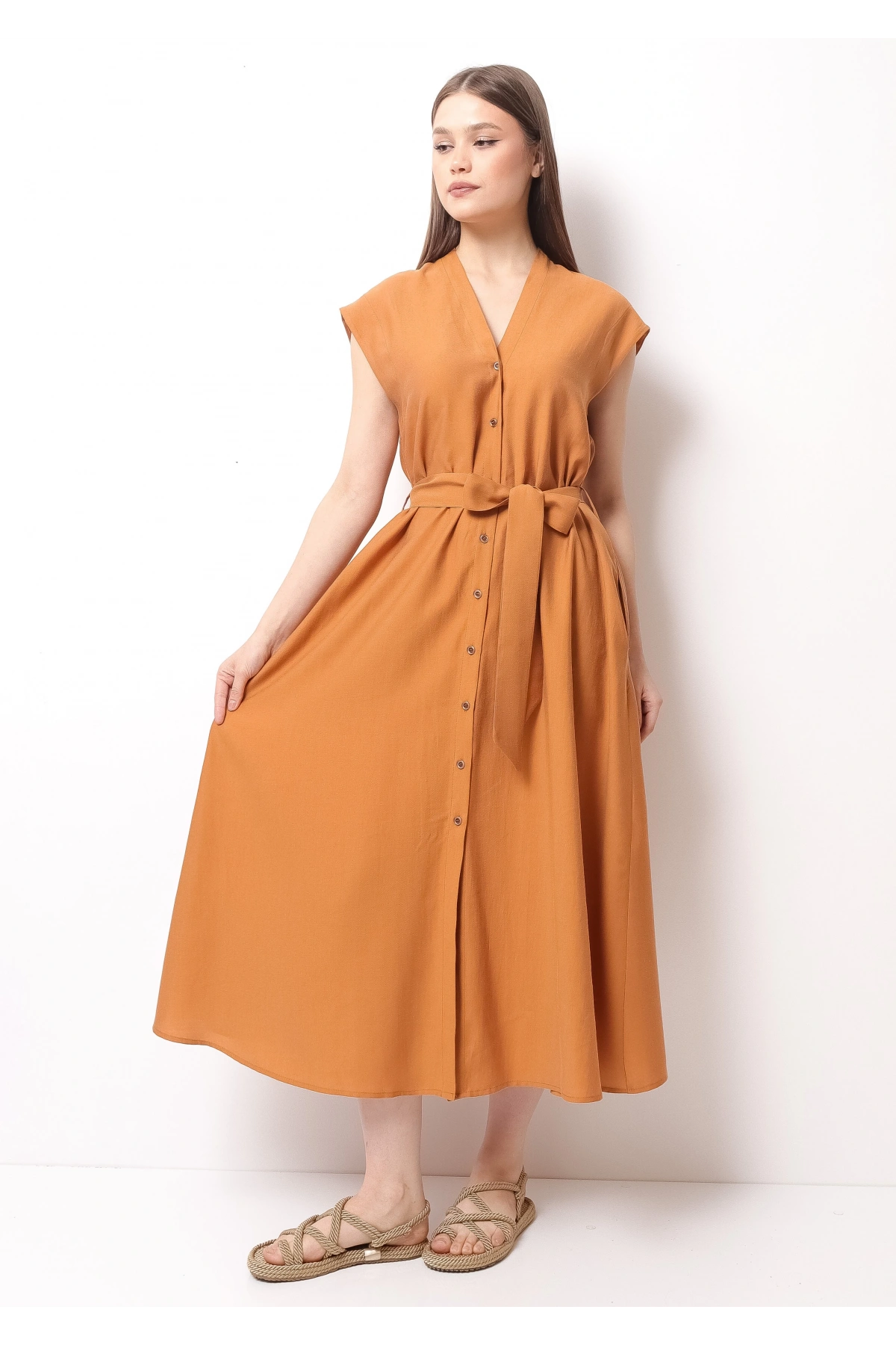 Tarçın Renkli Düğmeli Kemerli Şık Kadın Midi Elbise