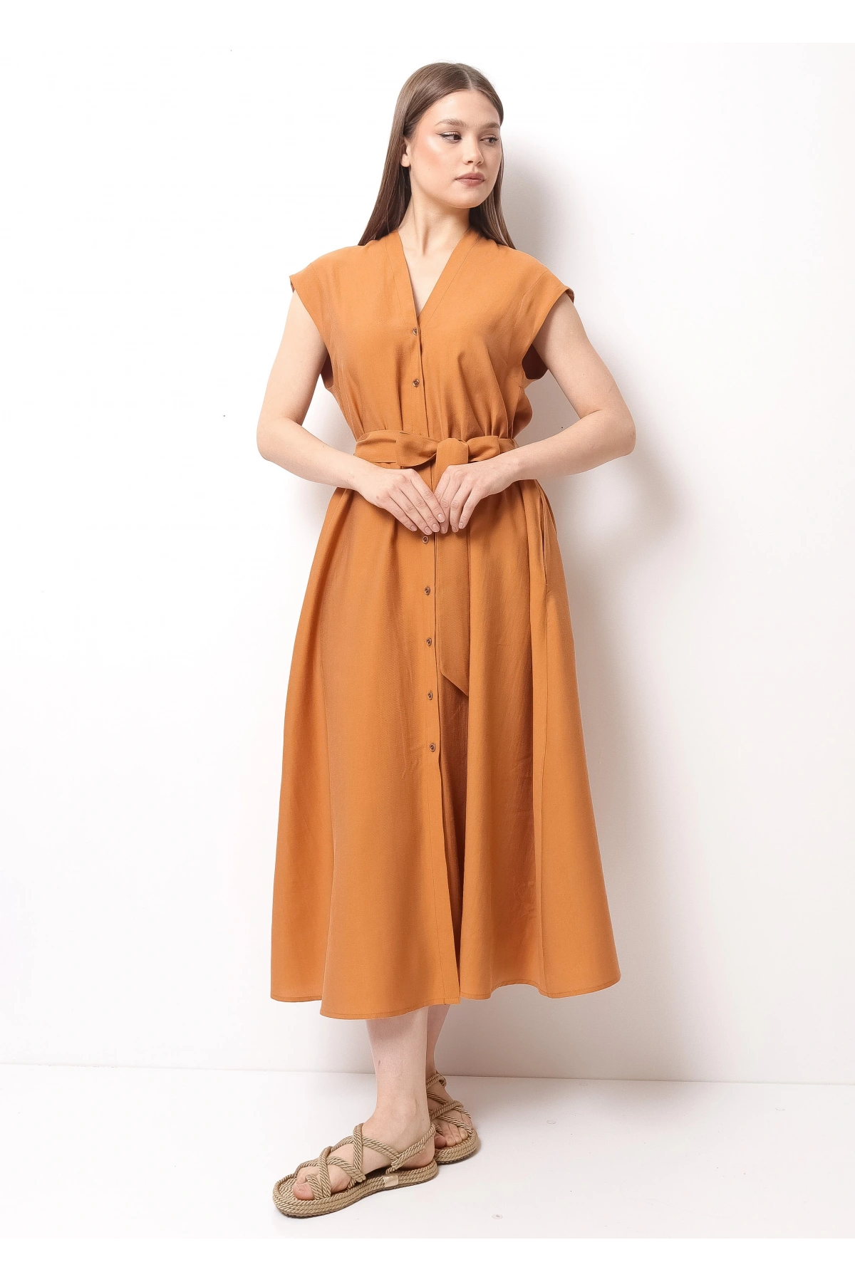 Tarçın Renkli Düğmeli Kemerli Şık Kadın Midi Elbise