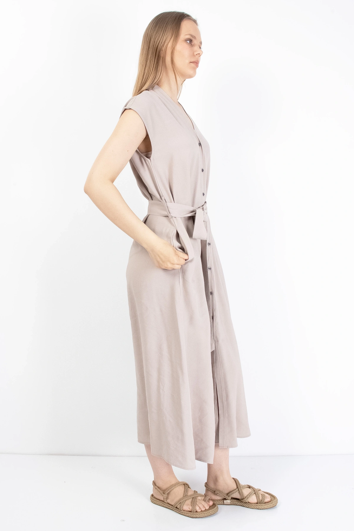 Zarif Düğmeli Kemerli Yazlık Kadın Midi Elbise