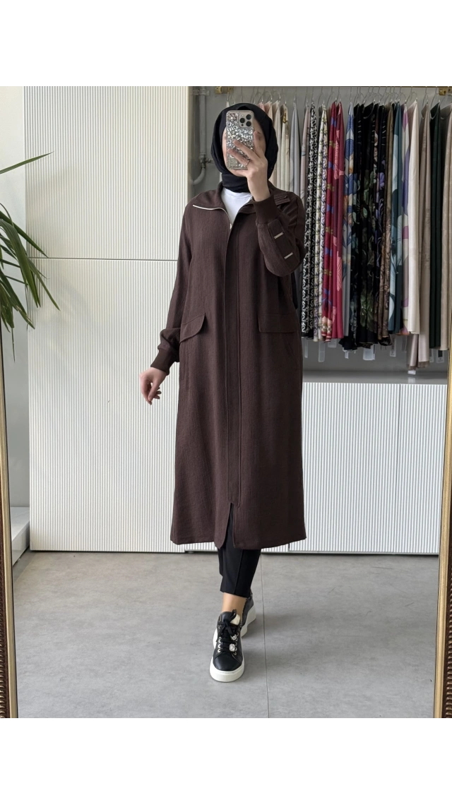 FUAT GÜRSEN Kırıştırma Kumaş Önden Fermuarlı Tasarım Kap Kahve 5607
