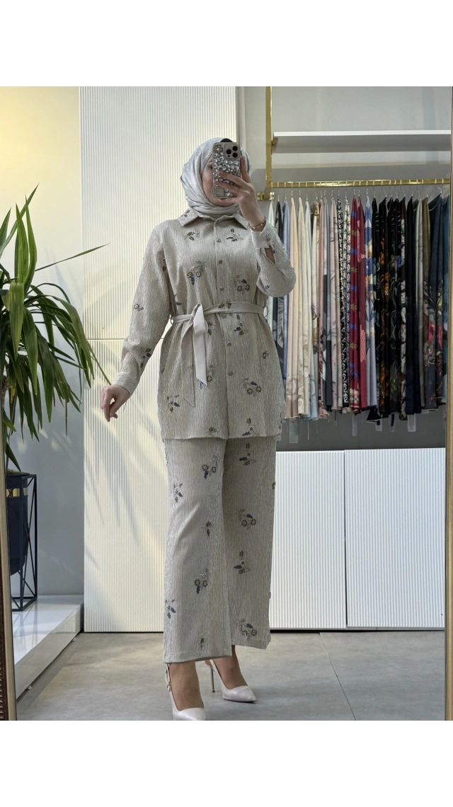 FUAT GÜRSEN Özel Kumaş Payet Motif İşlemeli Pantolon Takım Bej 5319