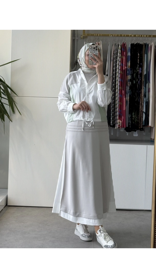 TIĞ TRİKO Kontrast Parçalı Ayarlanabilir Bel Detaylı Gömlek Etek Takım 5098 Bej