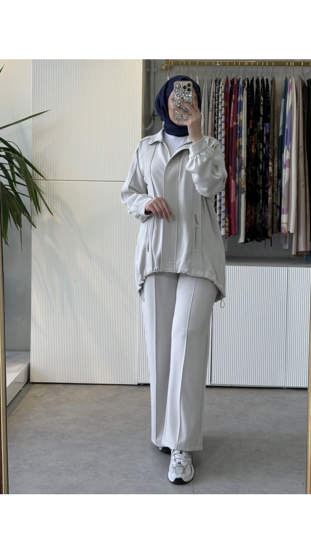 TIĞ TRİKO Spor Dikiş Detaylı Taşlı Elcikli Fermuar Cepli Pantolonlu Takım Bej