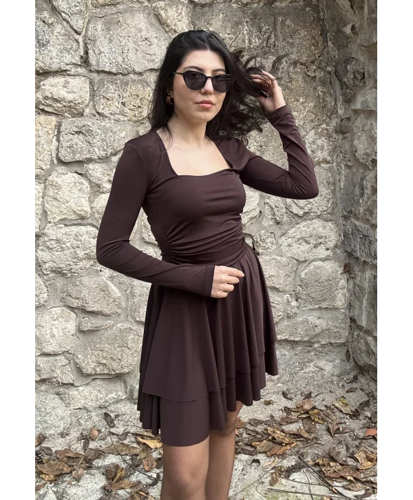 Kare Yaka Fırfırlı Elbise