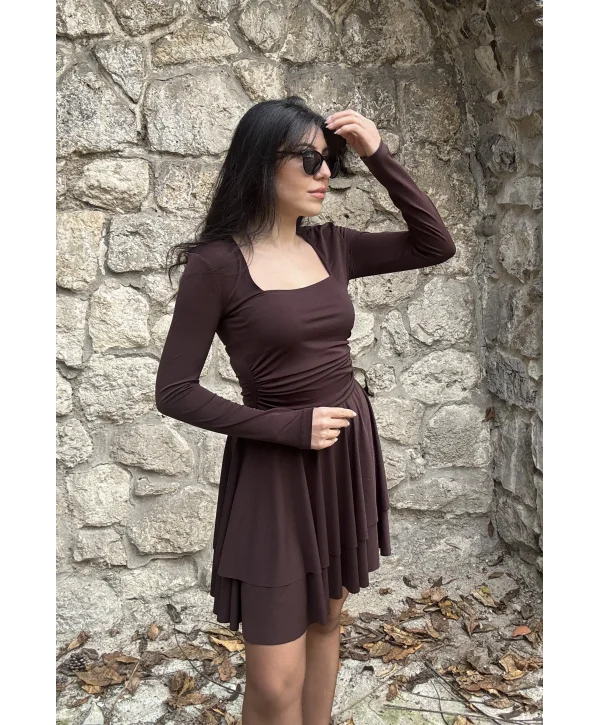 Kare Yaka Fırfırlı Elbise