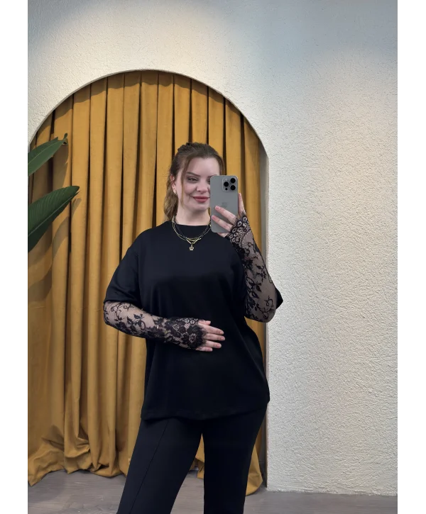 Oversize Bilek Detay Dantel Kol T-Shirt - SİYAH
