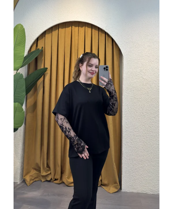 Oversize Bilek Detay Dantel Kol T-Shirt - SİYAH