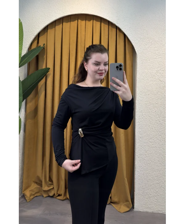 Gold Broş Detaylı Bluz