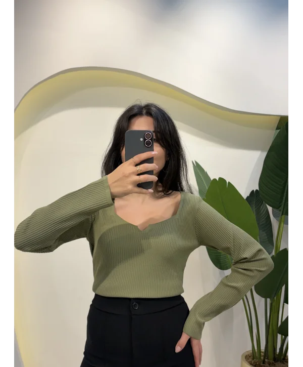 Kesik Yaka Triko Bluz - Yeşil