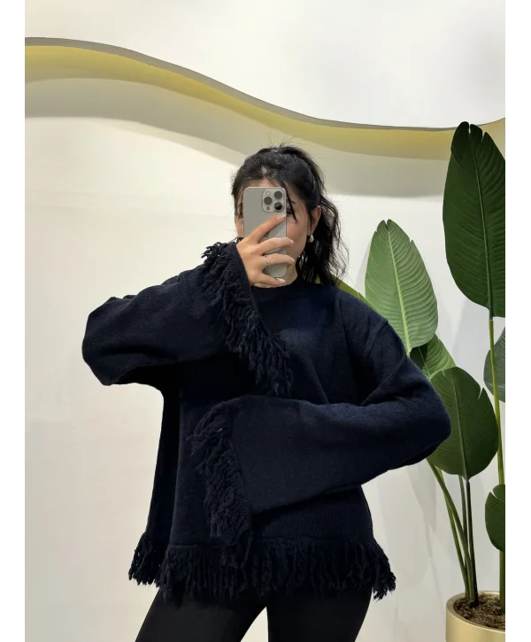 Püskül Detaylı Kazak - Siyah