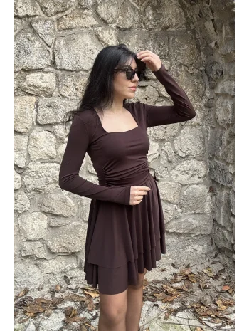 Kare Yaka Fırfırlı Elbise