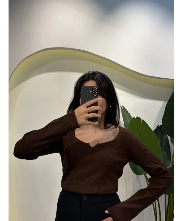 Kesik Yaka Triko Bluz - Kahverengi