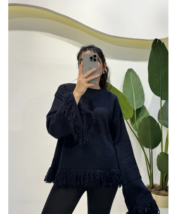 Püskül Detaylı Kazak - Siyah