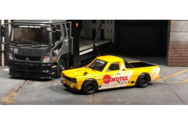 Inno64 Nissan Sunny Pick Up Truck Hakotora Motul Livery 1/64 Diecast Model Araç