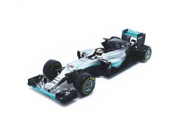 Bburago 1:18 Formula 1 Mercedes Amg Petronas F1 W07 Hybrid Model Araba