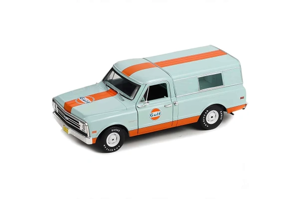 Greenlight 1:24 1968 Chevy C-10 Pickup Light Blue