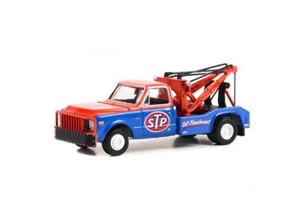 Greenlight 1:64 1971 Chevrolet C-30 Dually Wrecker STP Oil