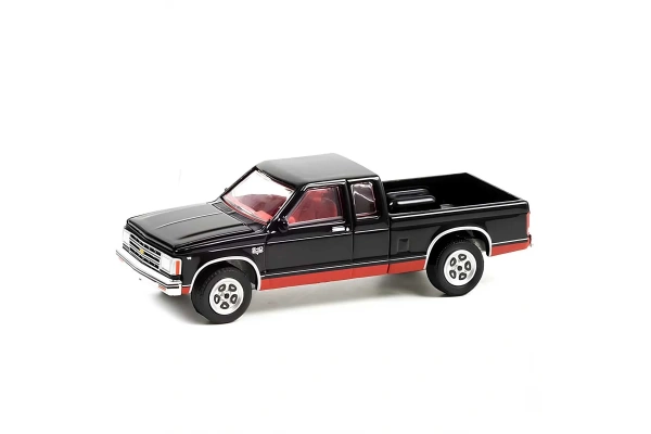 Greenlight 1/64 1983 Chevrolet S-10 Maxi Cab