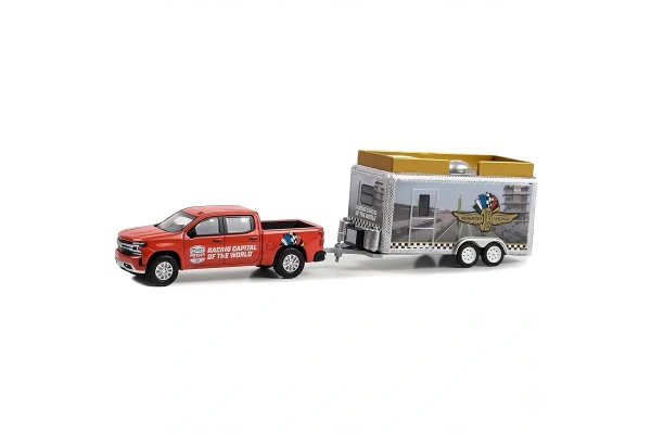 Greenlight 1/64 2023 Chevrolet Silverado and Trailer