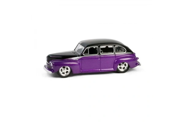 Greenlight 1/64 California Lowriders Series 6- 1946 Fordor Super Deluxe