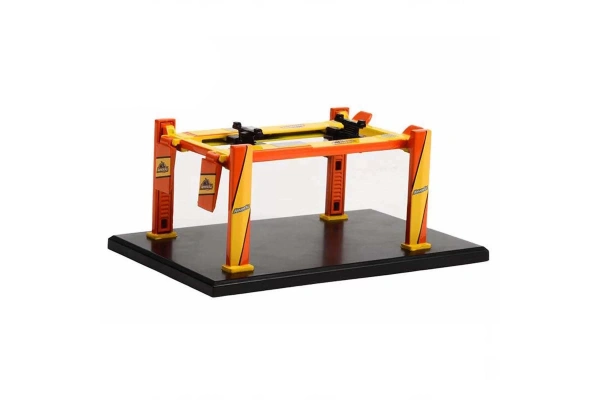 Greenlight 1:64 Four Post Lifts Series 4 - Armor Al