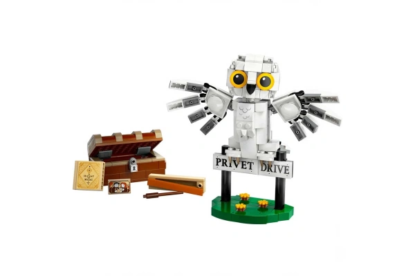 LEGO Harry Potter Hedwig Privet Drive 76425