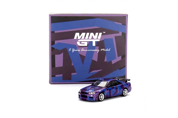 Mini GT 1:64 Nissan Skyline GT-R (R34) V-Spec II Digital Camouflage Purple