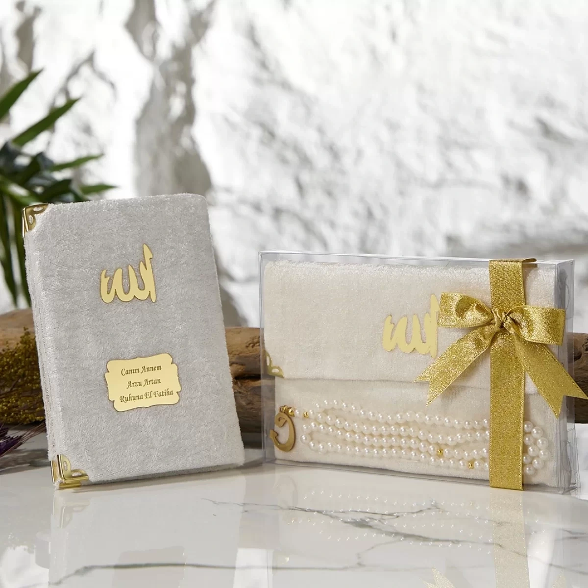 Asetat Kutuda Kadife Kumaş Kaplı Çanta İçerisinde İnci Tesbihli Krem Renkli Kadife Yasin Kitabı Seti