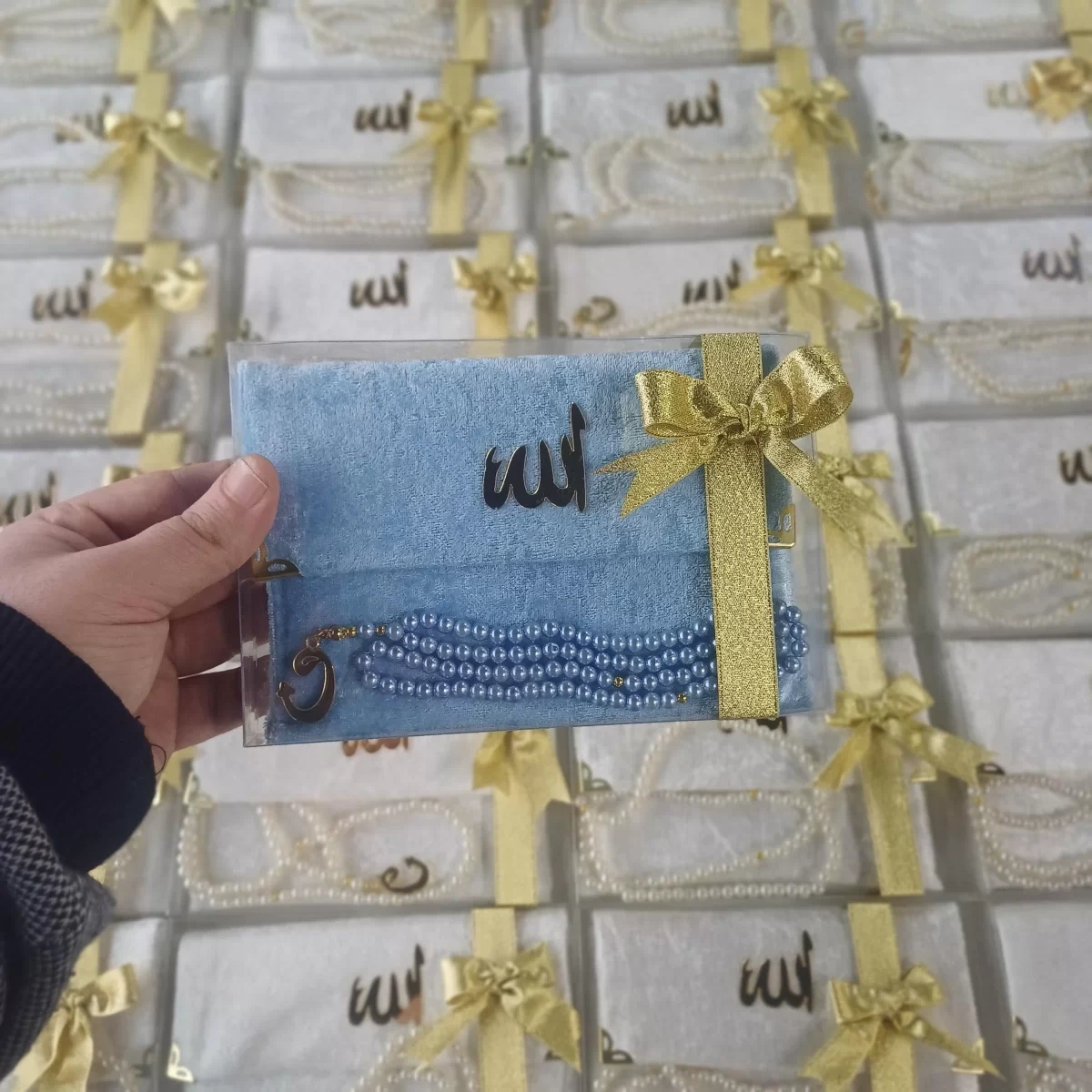 Asetat Kutuda Kadife Kumaş Kaplı Çanta İçerisinde İnci Tesbihli Mavi Renkli Kadife Yasin Kitabı Seti
