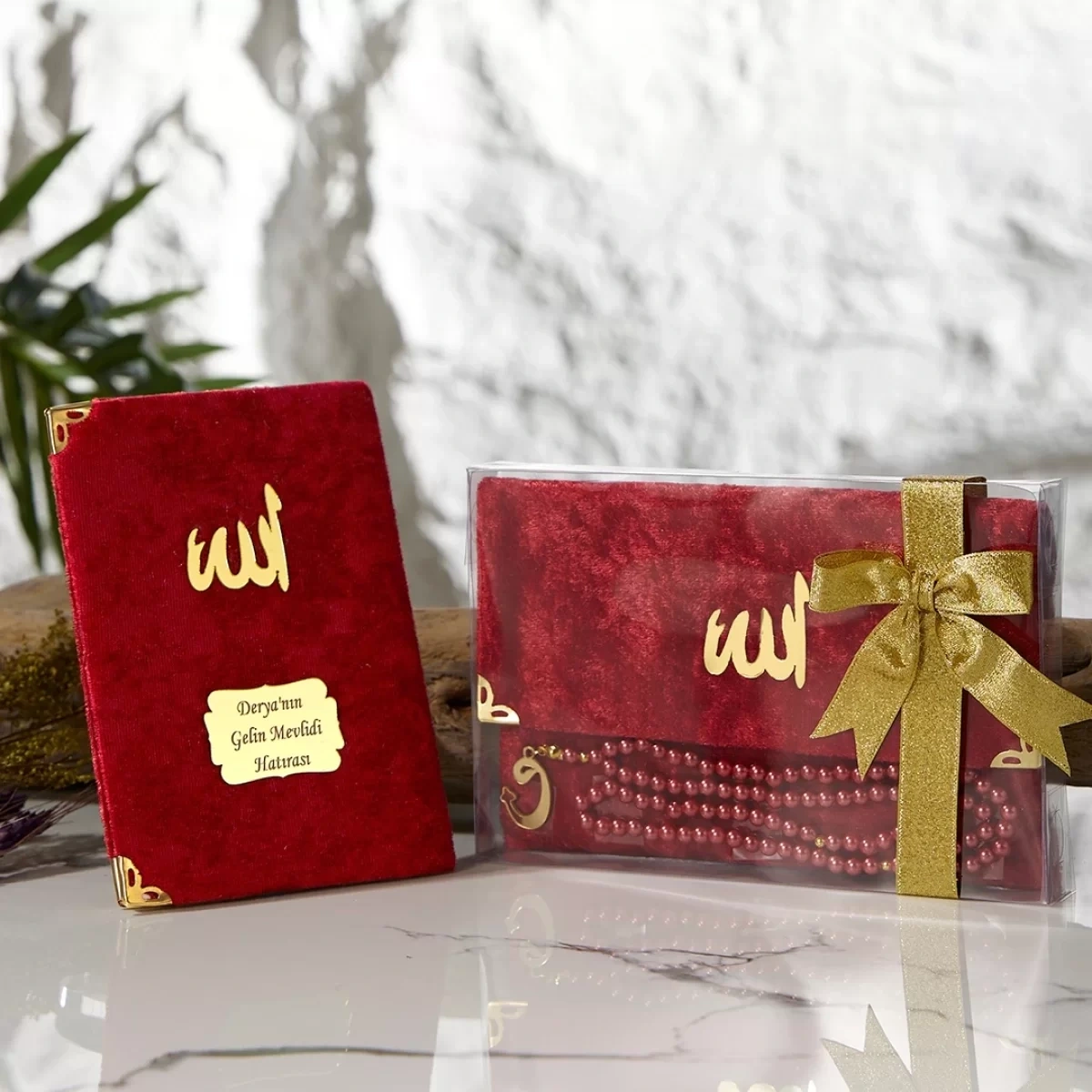 Asetat Kutuda Kadife Kumaş Kaplı Çanta İçerisinde İnci Tesbihli Bordo Renkli Kadife Yasin Kitabı Seti