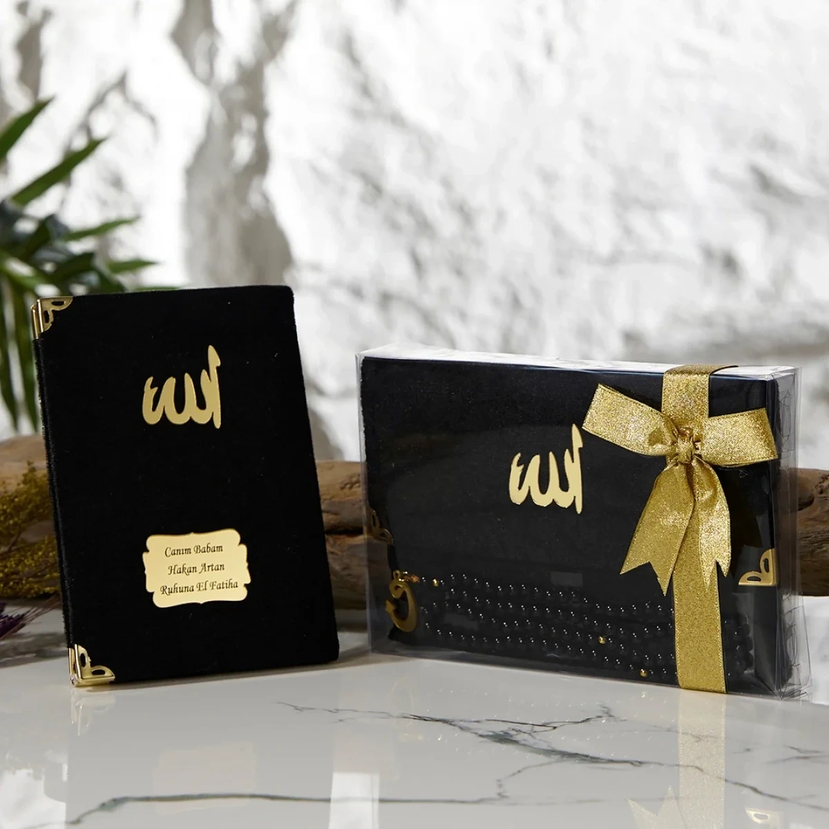 Asetat Kutuda Kadife Kumaş Kaplı Çanta İçerisinde İnci Tesbihli Siyah Renkli Kadife Yasin Kitabı Seti
