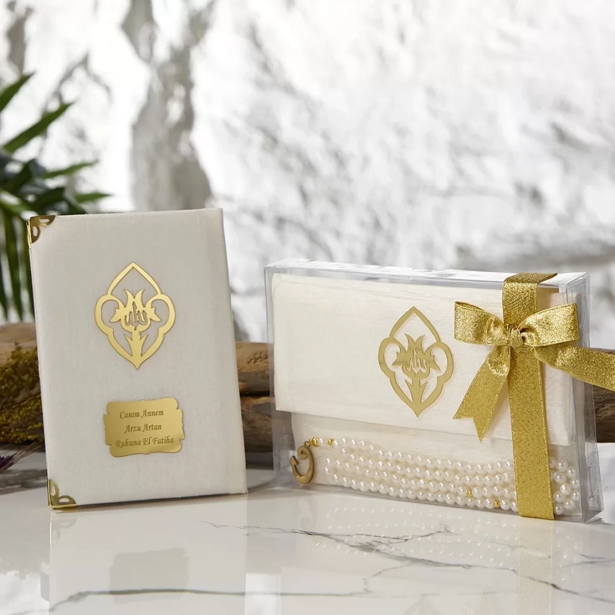 Asetat Kutulu Şantuk Kumaş Kaplı Çanta İçerisinde İnci Tesbihli Krem Renkli Şantuk Yasin Kitabı Seti