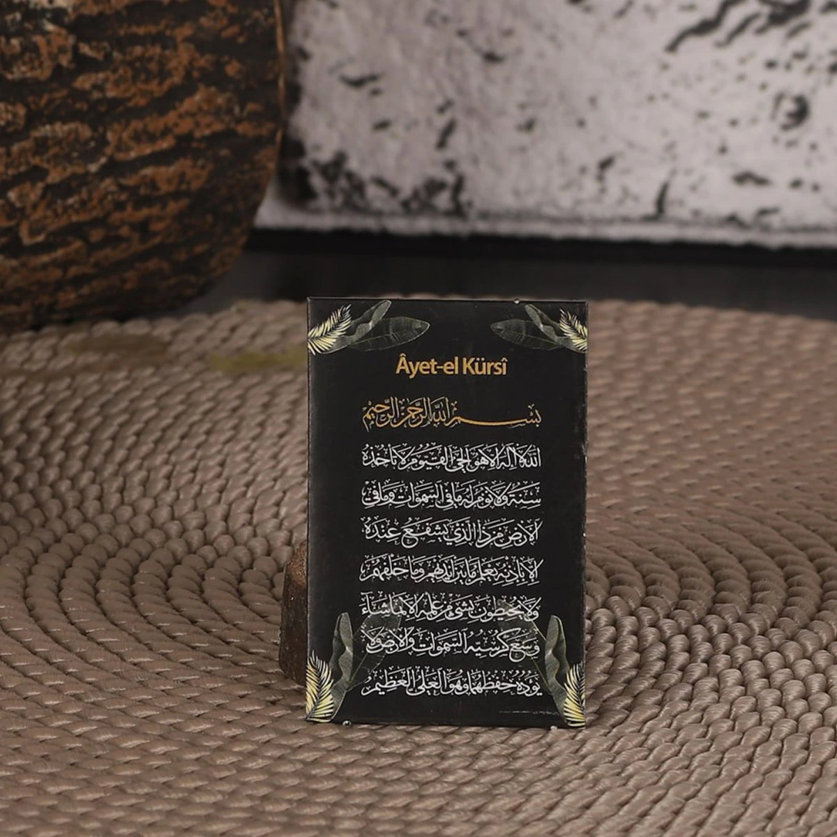 Zerafet Siyah Magnet