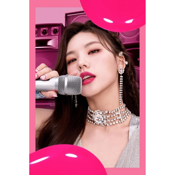 Maybelline New York Super Stay Vinyl Ink Uzun Süre Kalıcı Likit Parlak Ruj 155 Upbeat