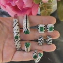 Zümrüt Paraiba Button Küpe