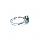 Alex Oval Tektaş Yanları Taşlı Yüzük