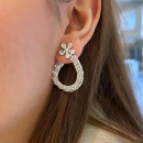 Baget Virgül Çiçek Küpe