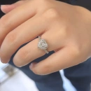 Mozanit Kalp Taş Pave Yüzük