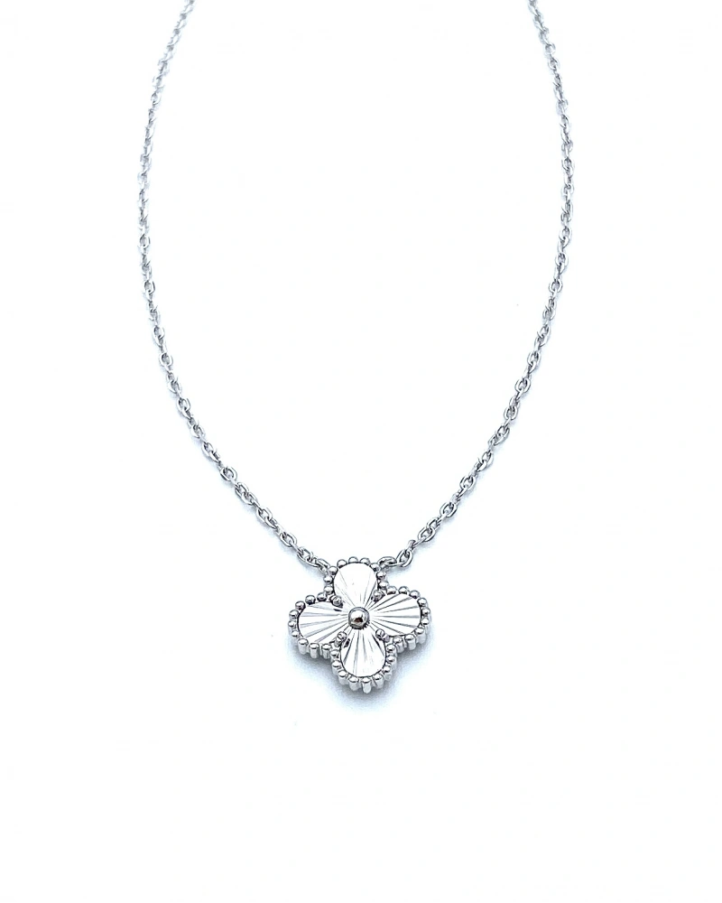 Taşsız Lazer Yonca Kolye