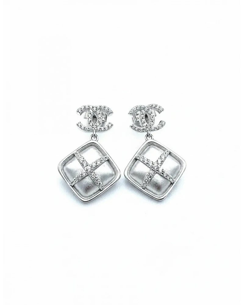 Mat Parlak Channy Küpe