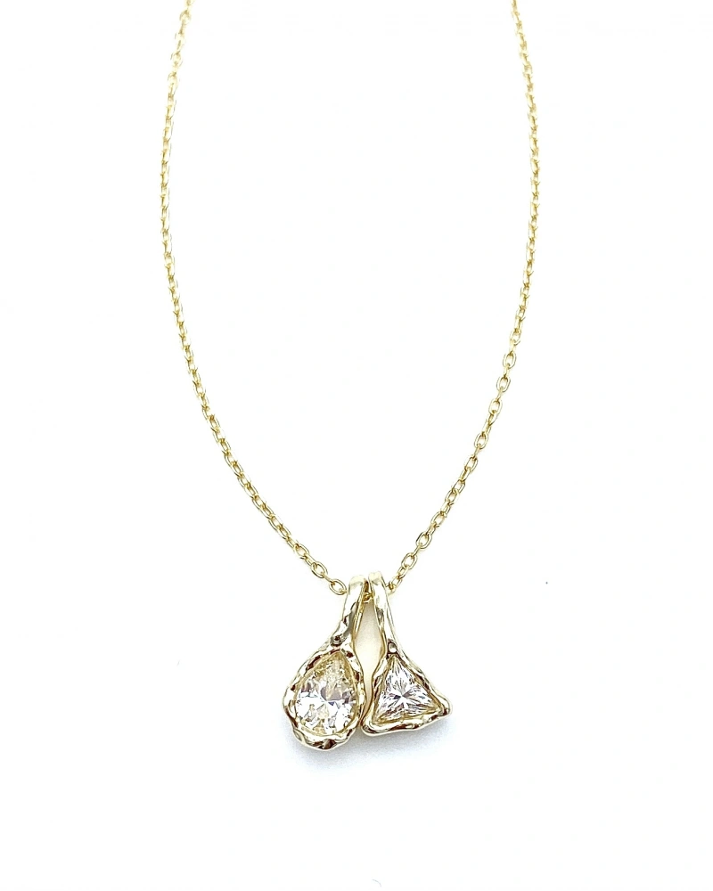 Felicity Oval Tria Charm Kolye