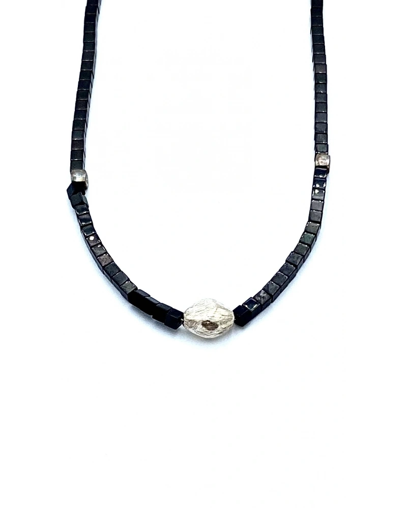 Hematit Siyah Gümüş Detaylı Kolye