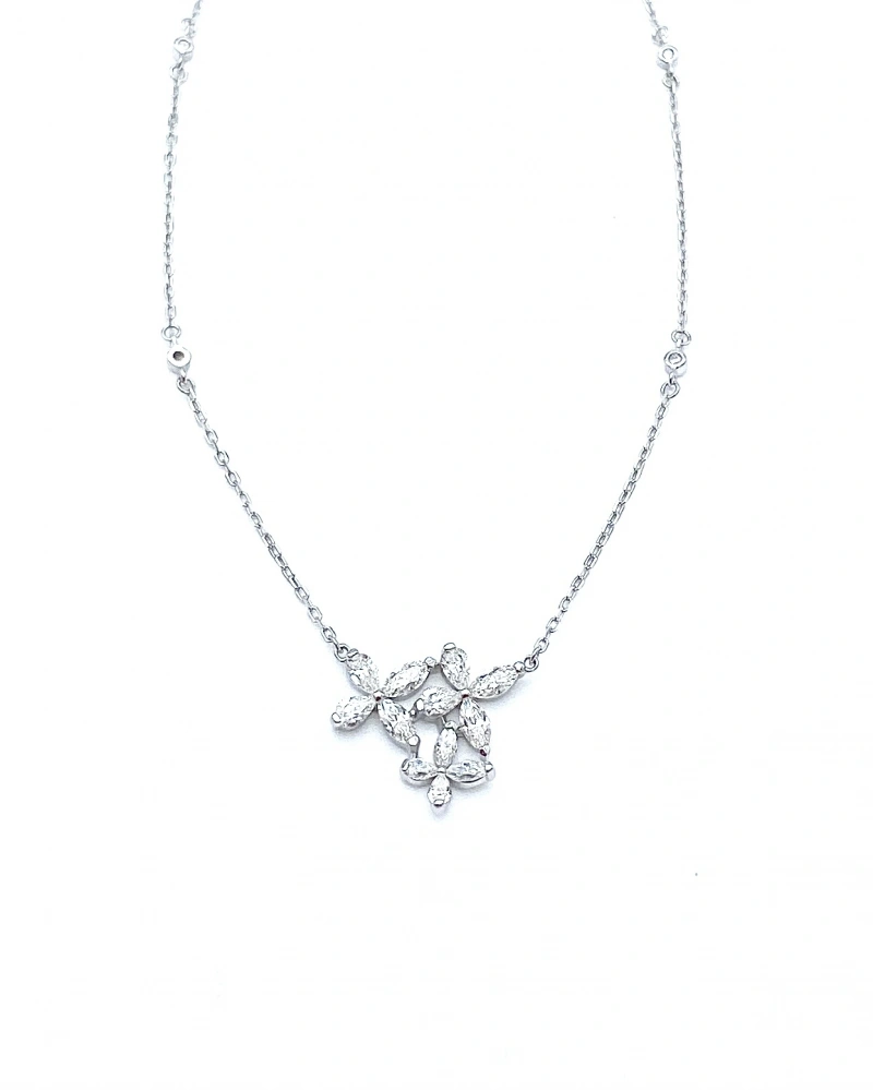 Lily Butterfly Kolye