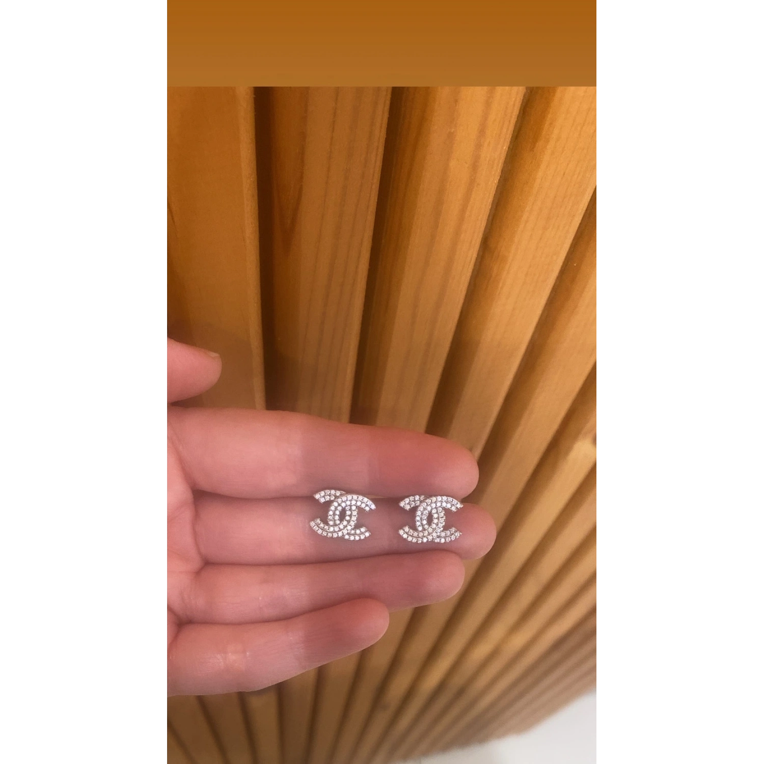 2 Sıra Taşlı Marka Çküpe