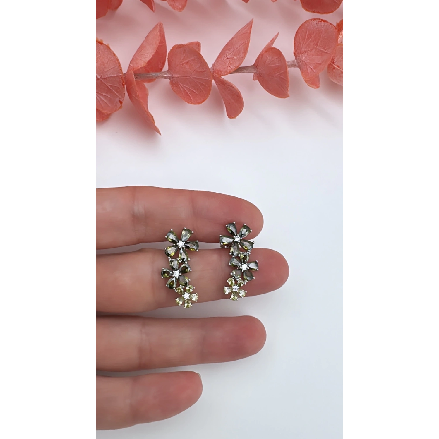 3 Papatya Yeşil Küpe