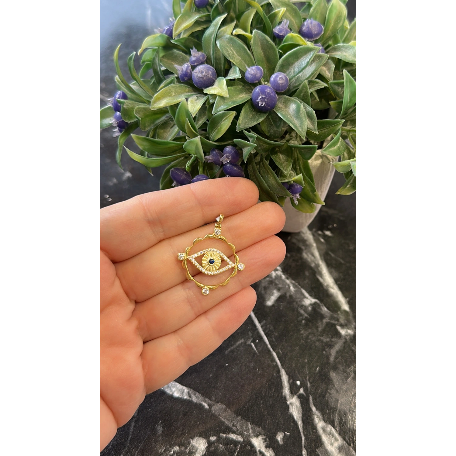 4 Dot The Eye Kolye Ucu