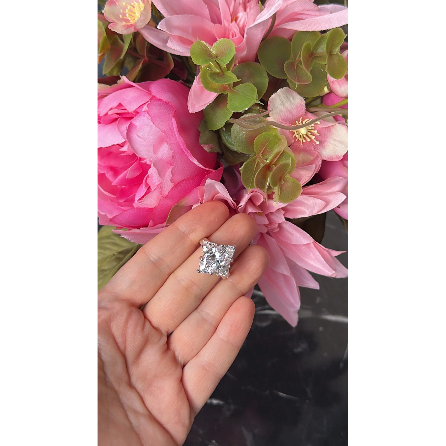 Mozanit 8ct Markiz Tria Yüzük